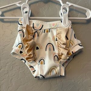Small shop boutique baby girls pastel rainbow ruffled bloomers size 3 months